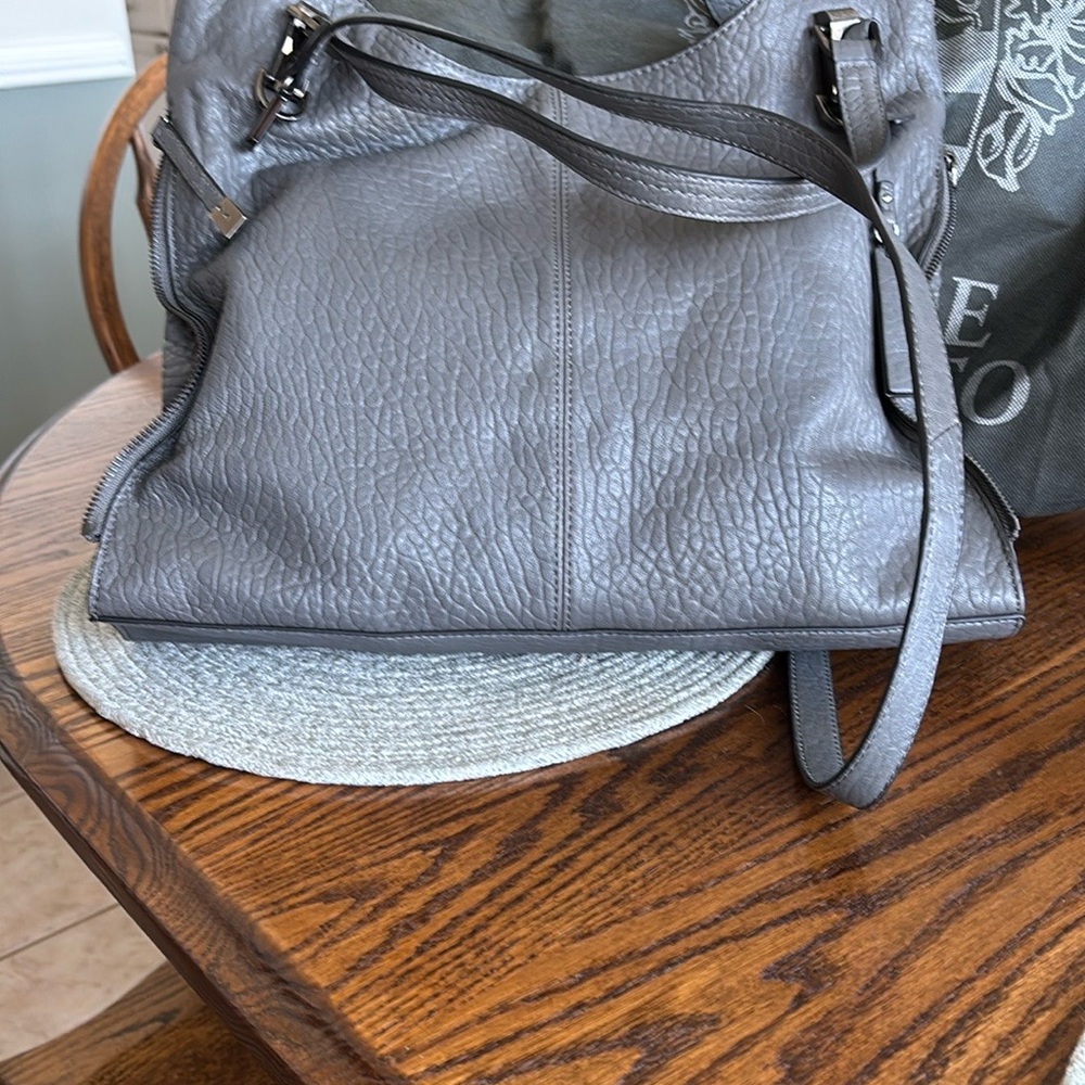 Vince Camuto tote